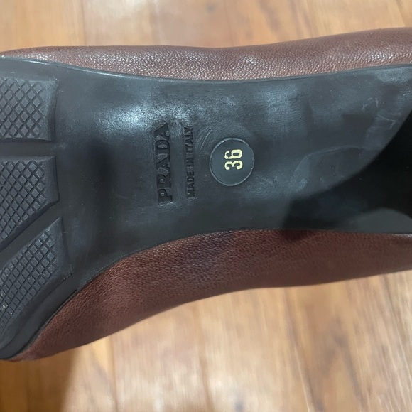 PRADA TAN LEATHER PUMPS - Picture 8 of 8